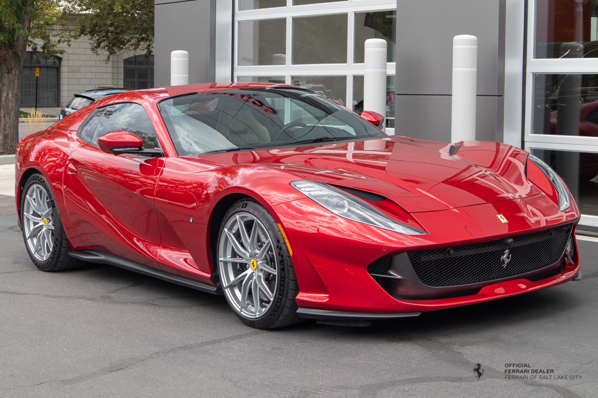 Used 2021 Ferrari 812 GTS RWD image 8