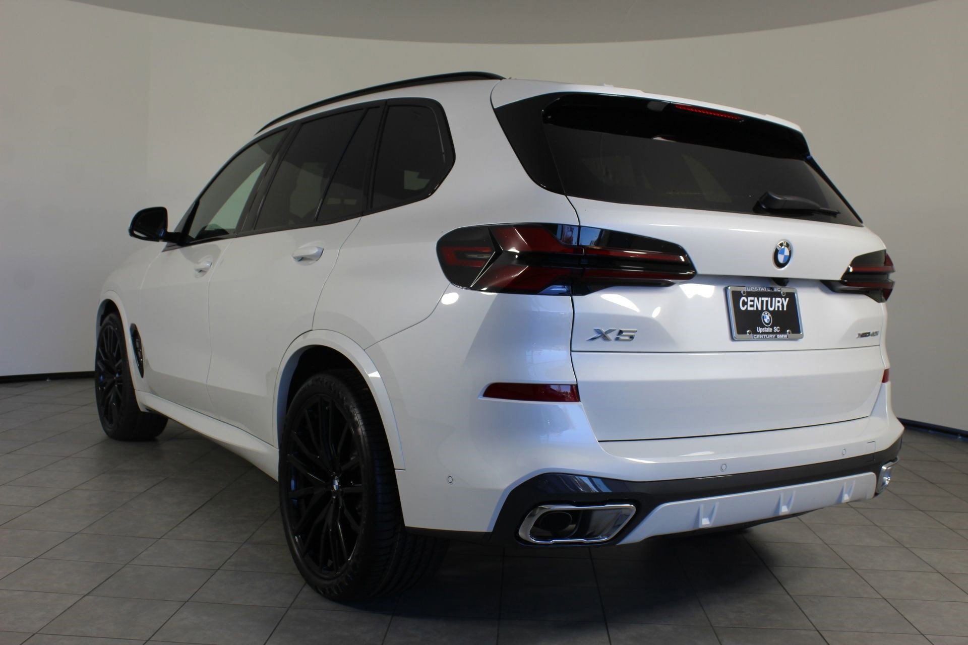 New 2026 BMW X5 xDrive40i w/ M Sport Package AWD/4WD image 3