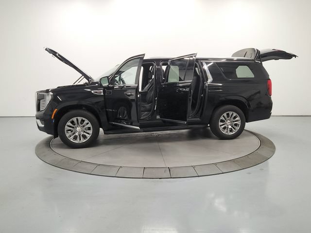 Used 2025 GMC Yukon XL Denali AWD/4WD image 13