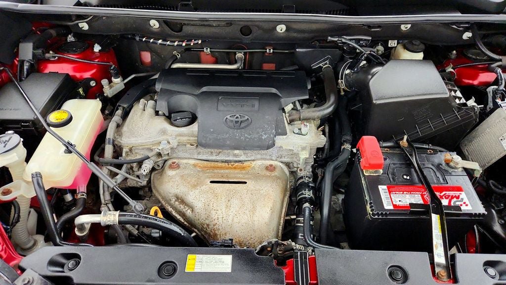 Used 2018 Toyota RAV4 LE w/ All Weather Liner Package AWD/4WD image 24