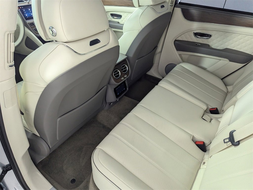 Used 2023 Bentley Bentayga image 15