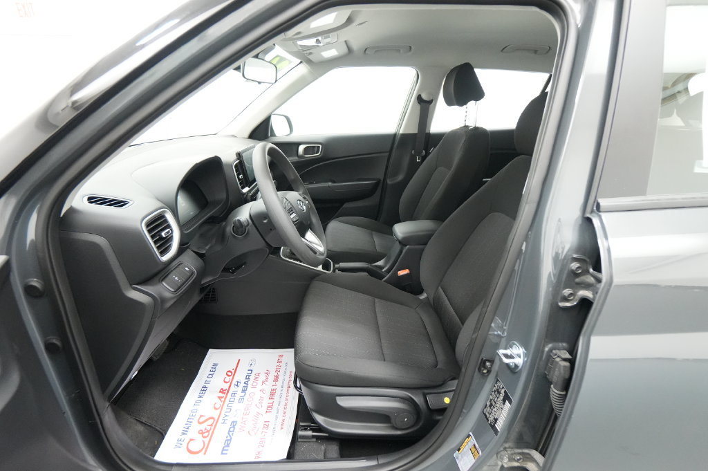 Used 2026 Hyundai Venue SE FWD image 14