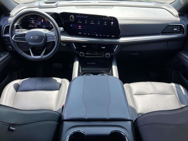 Used 2025 Chevrolet Suburban RST w/ Comfort Package AWD/4WD image 16