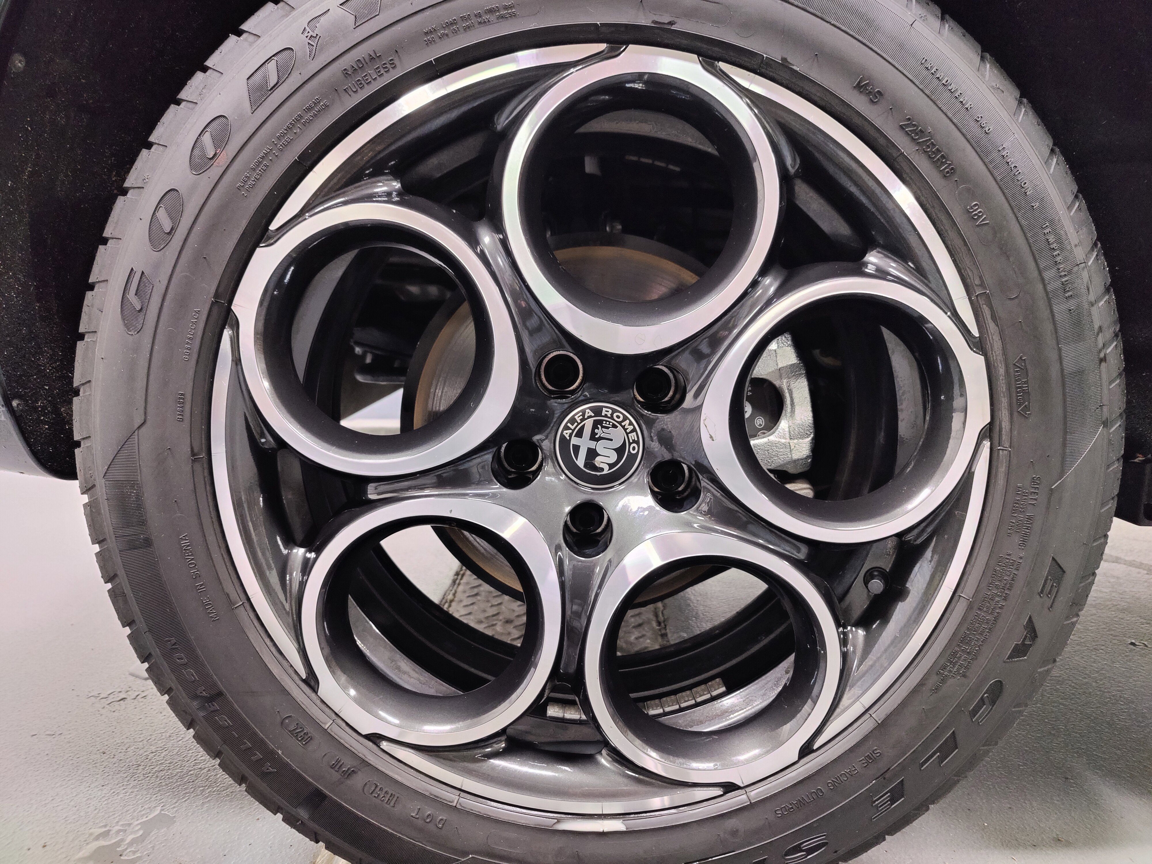 Used 2025 Alfa Romeo Tonale image 18