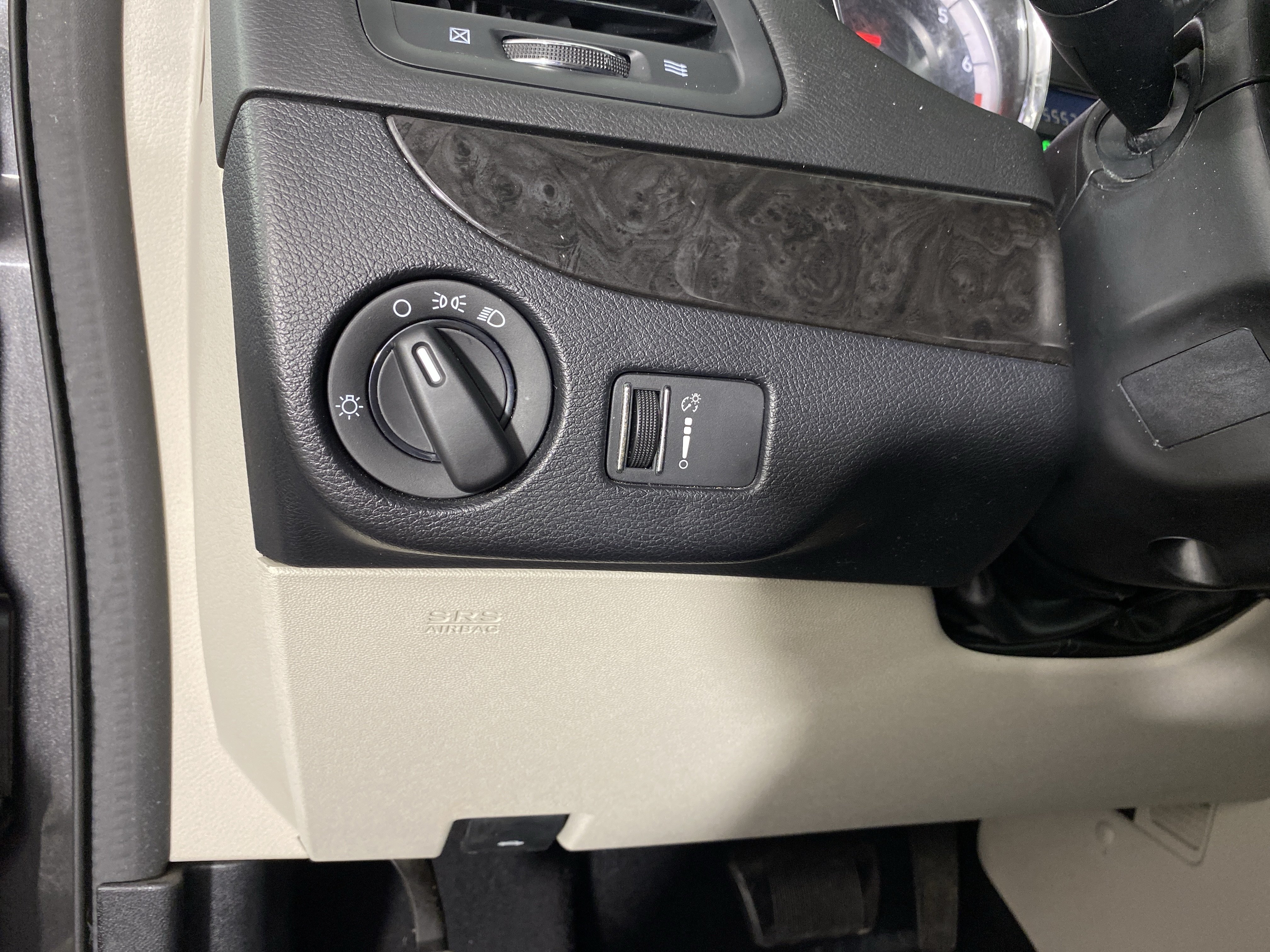 Used 2018 Dodge Grand Caravan SE w/ UConnect Hands-Free Group FWD image 23