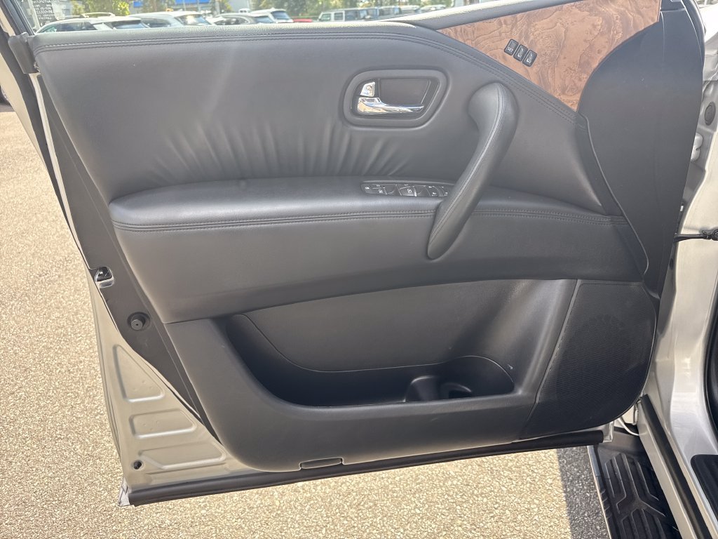 Used 2021 Nissan Armada SL w/ Captain's Chairs Package AWD/4WD image 17