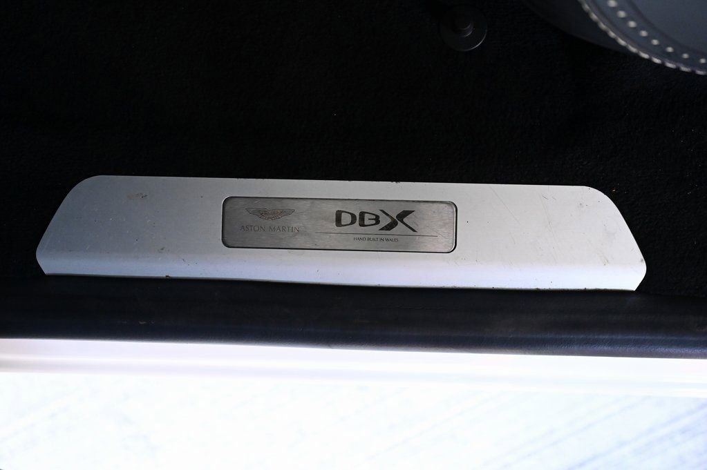 Used 2021 Aston Martin DBX image 15