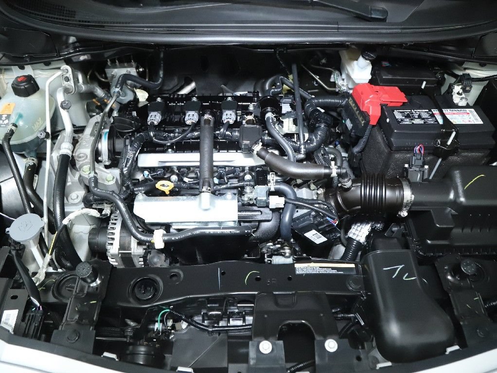 Used 2025 Nissan Versa SV FWD image 34