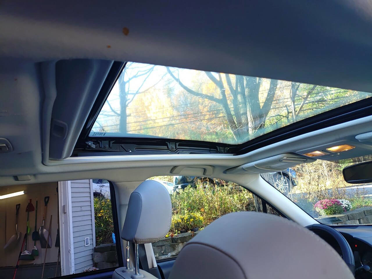 Used 2014 Subaru Forester 2.5i Limited image 16