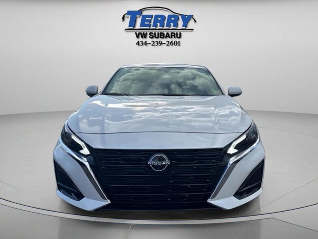 Used 2024 Nissan Altima 2.5 SL image 2