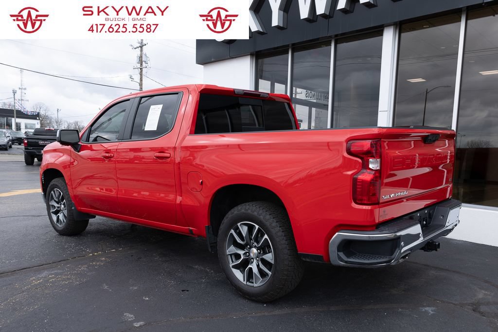 Used 2025 Chevrolet Silverado 1500 LT AWD/4WD image 3