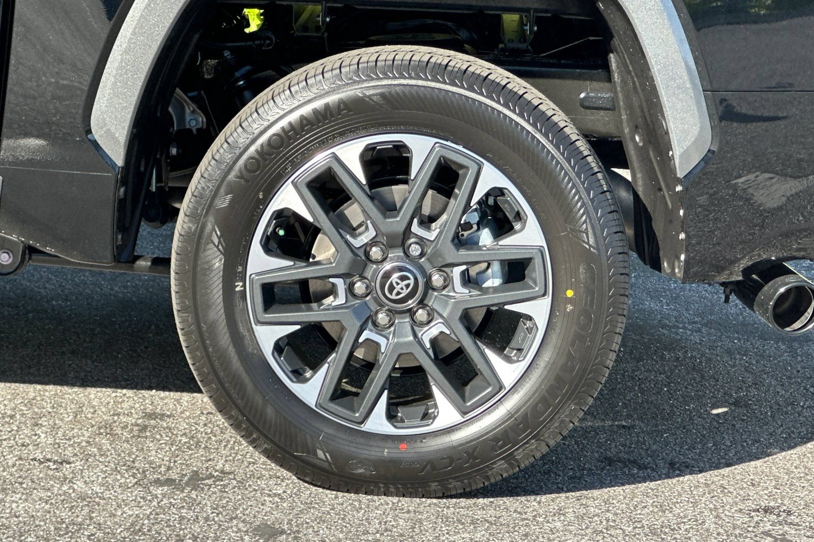 New 2026 Toyota Tundra Limited AWD/4WD image 33