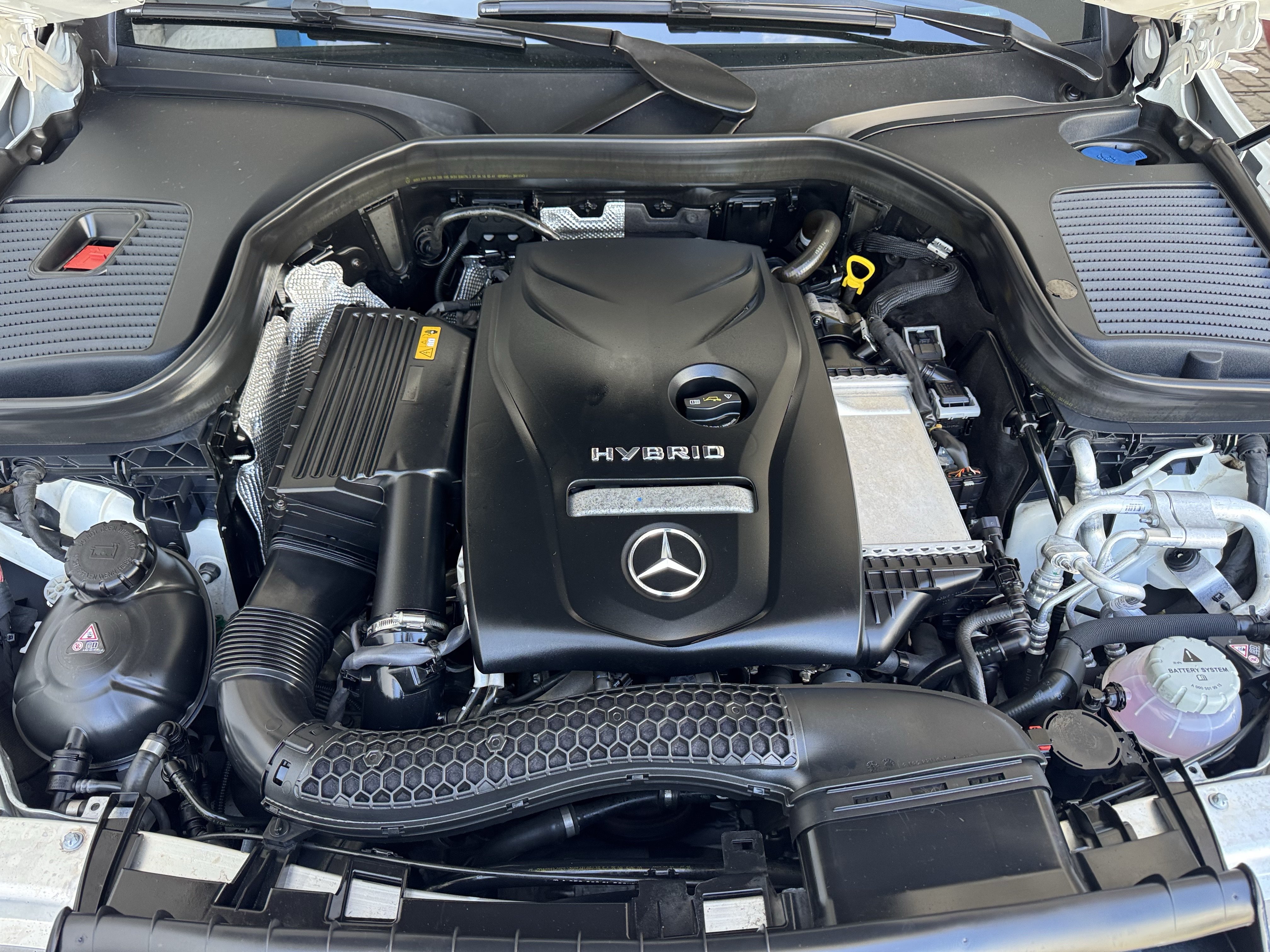 Used 2018 Mercedes-Benz GLC 350e 4MATIC image 24