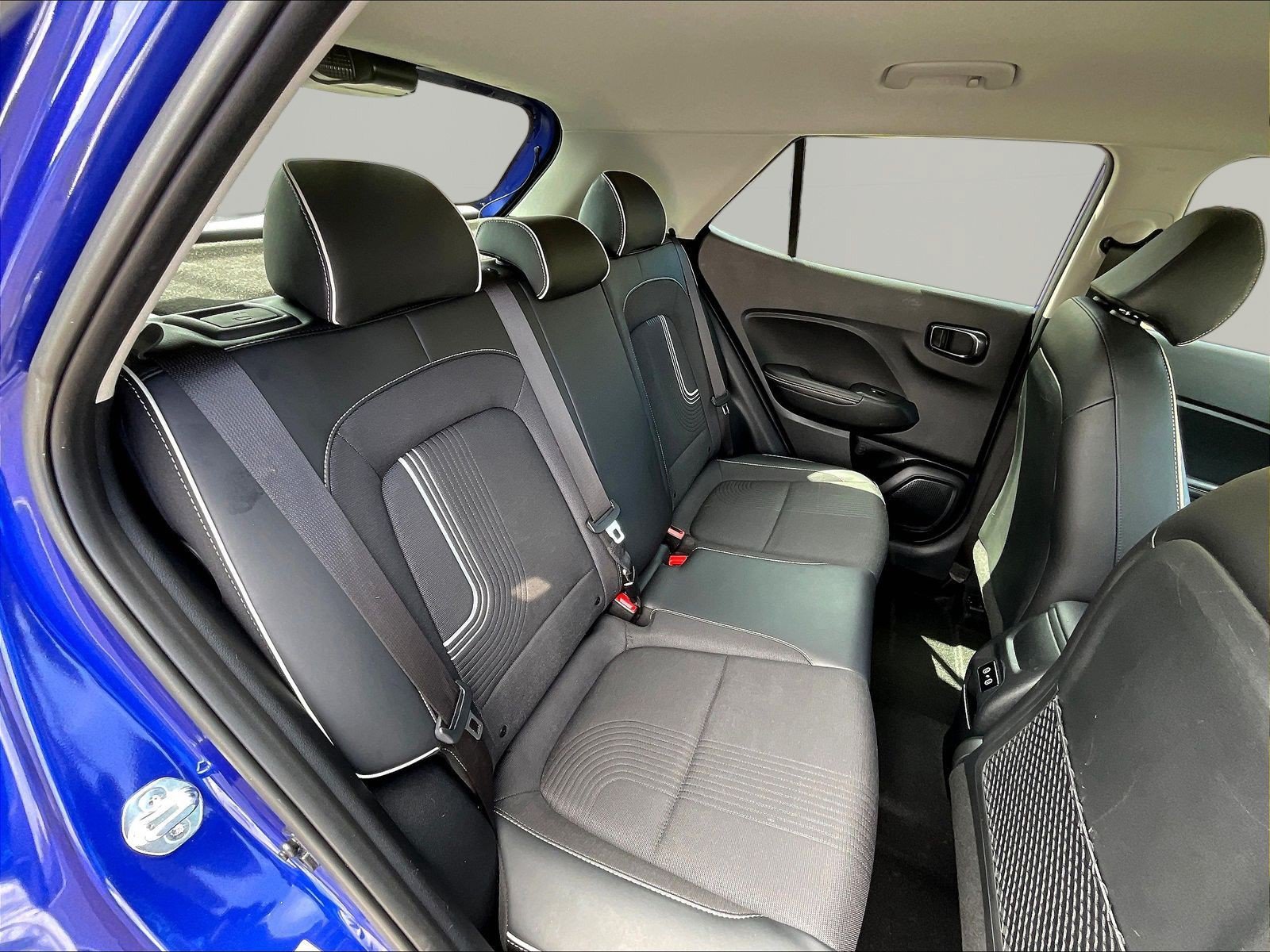 Certified 2024 Hyundai Venue Limited FWD image 25