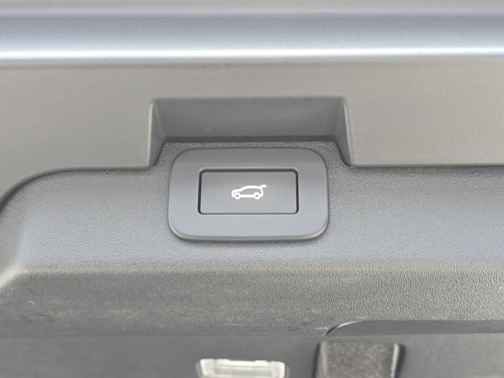 Certified 2023 Land Rover Discovery S R-Dynamic AWD/4WD image 14