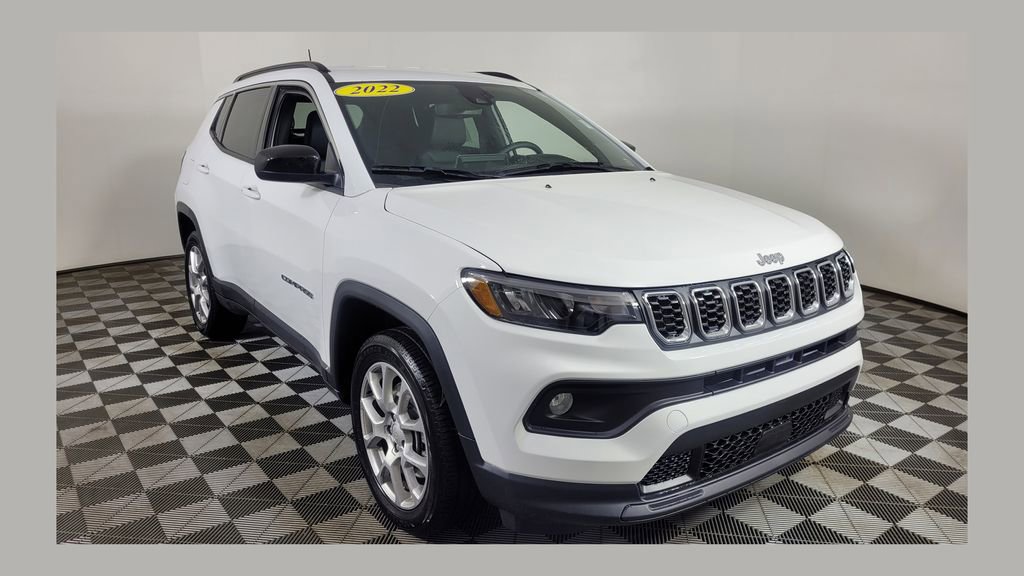 Used 2024 Jeep Compass Latitude image 1