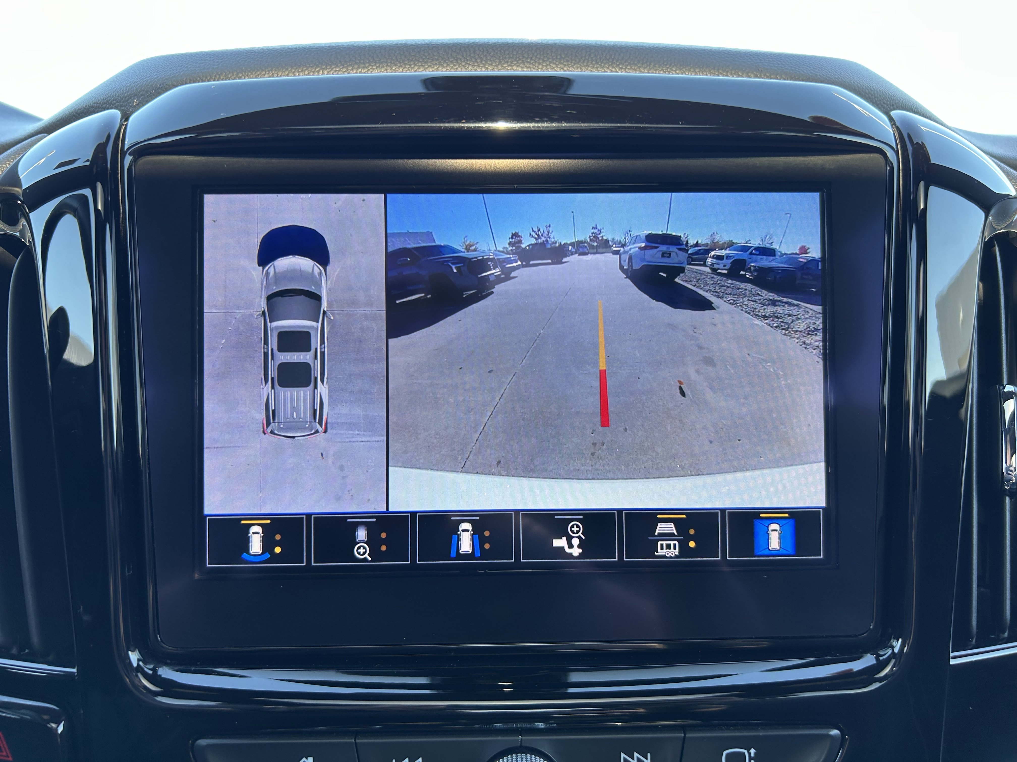 Used 2023 Chevrolet Traverse Premier image 31