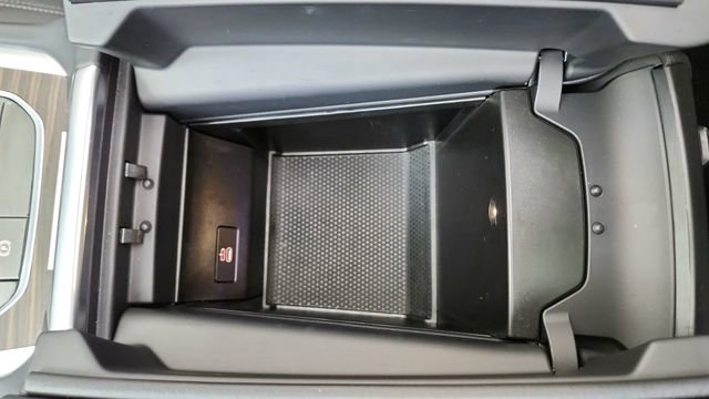 Used 2025 BMW X6 xDrive40i w/ Premium Package image 53