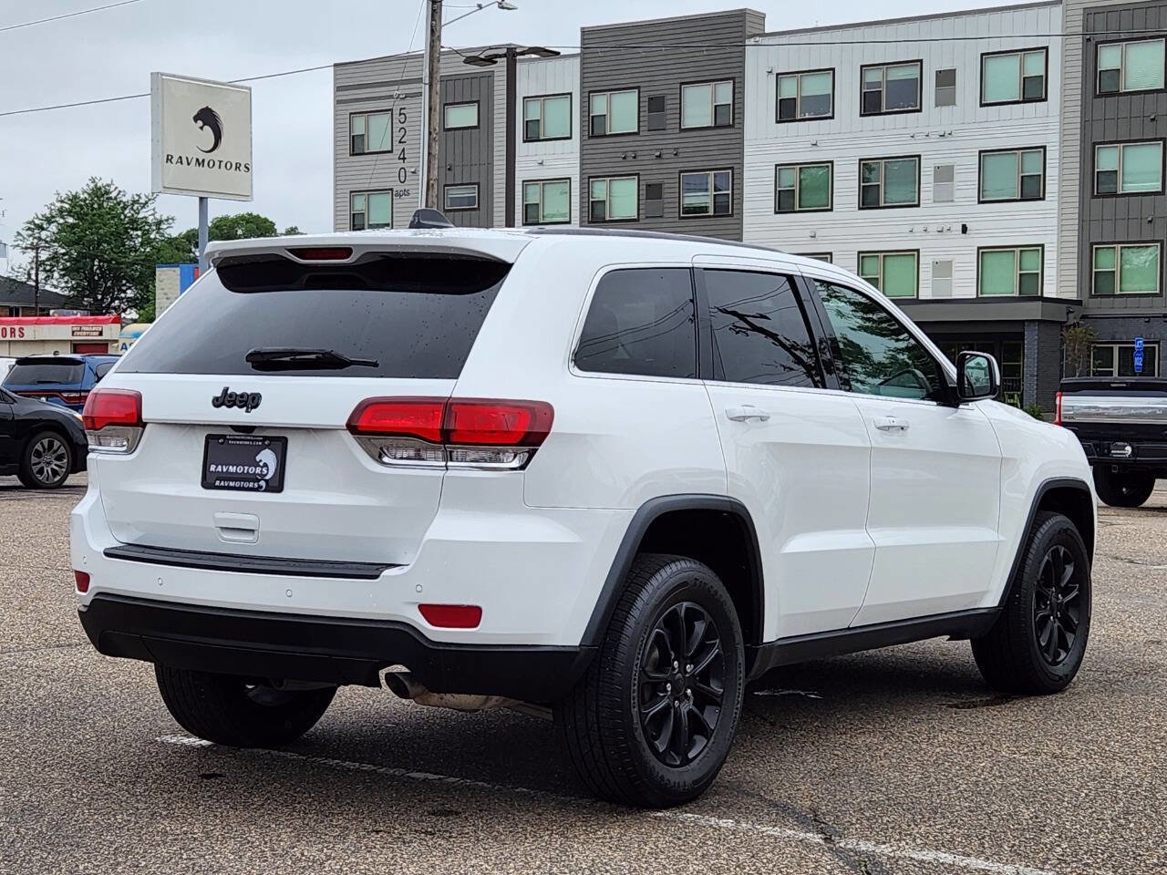 Used 2022 Jeep Grand Cherokee Laredo E image 10