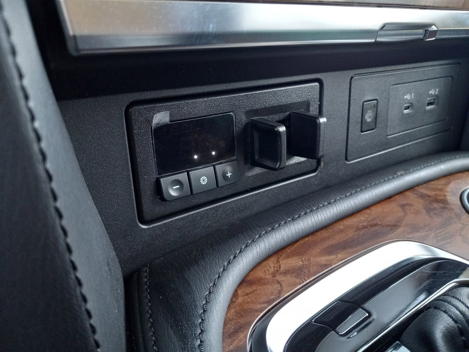 Used 2024 Nissan Armada SL image 24