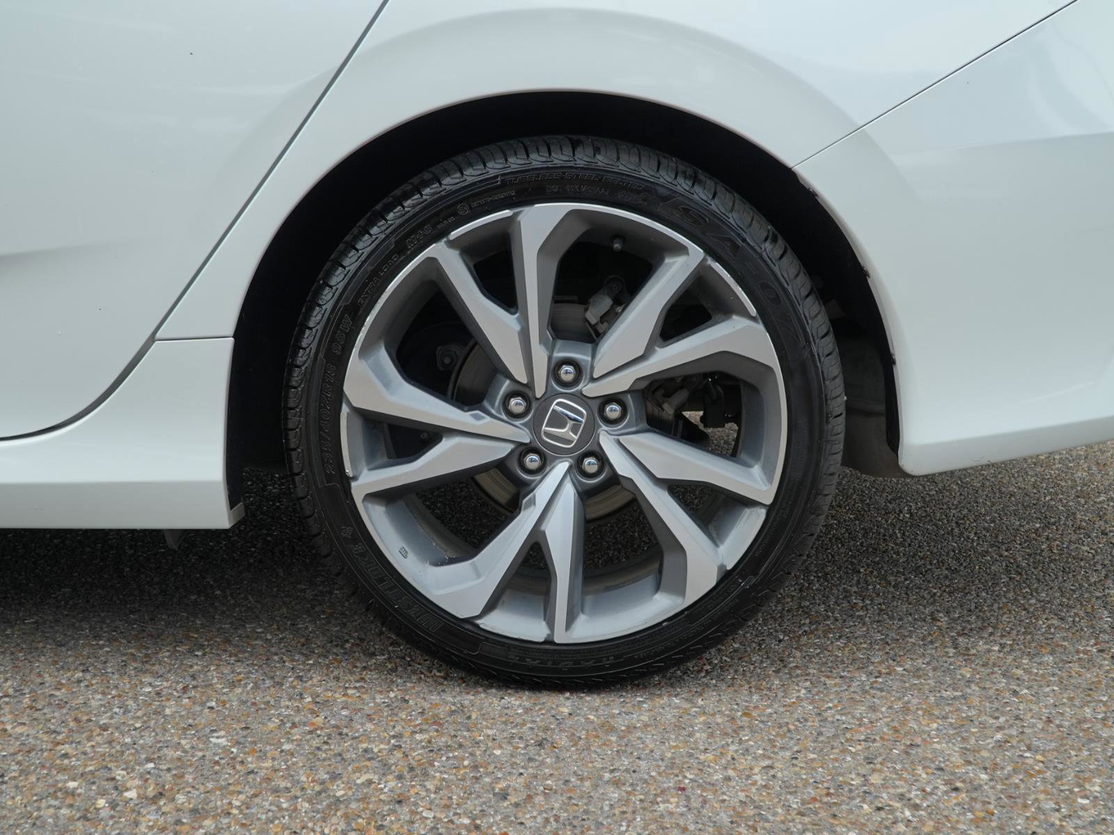 Used 2019 Honda Civic Touring image 10