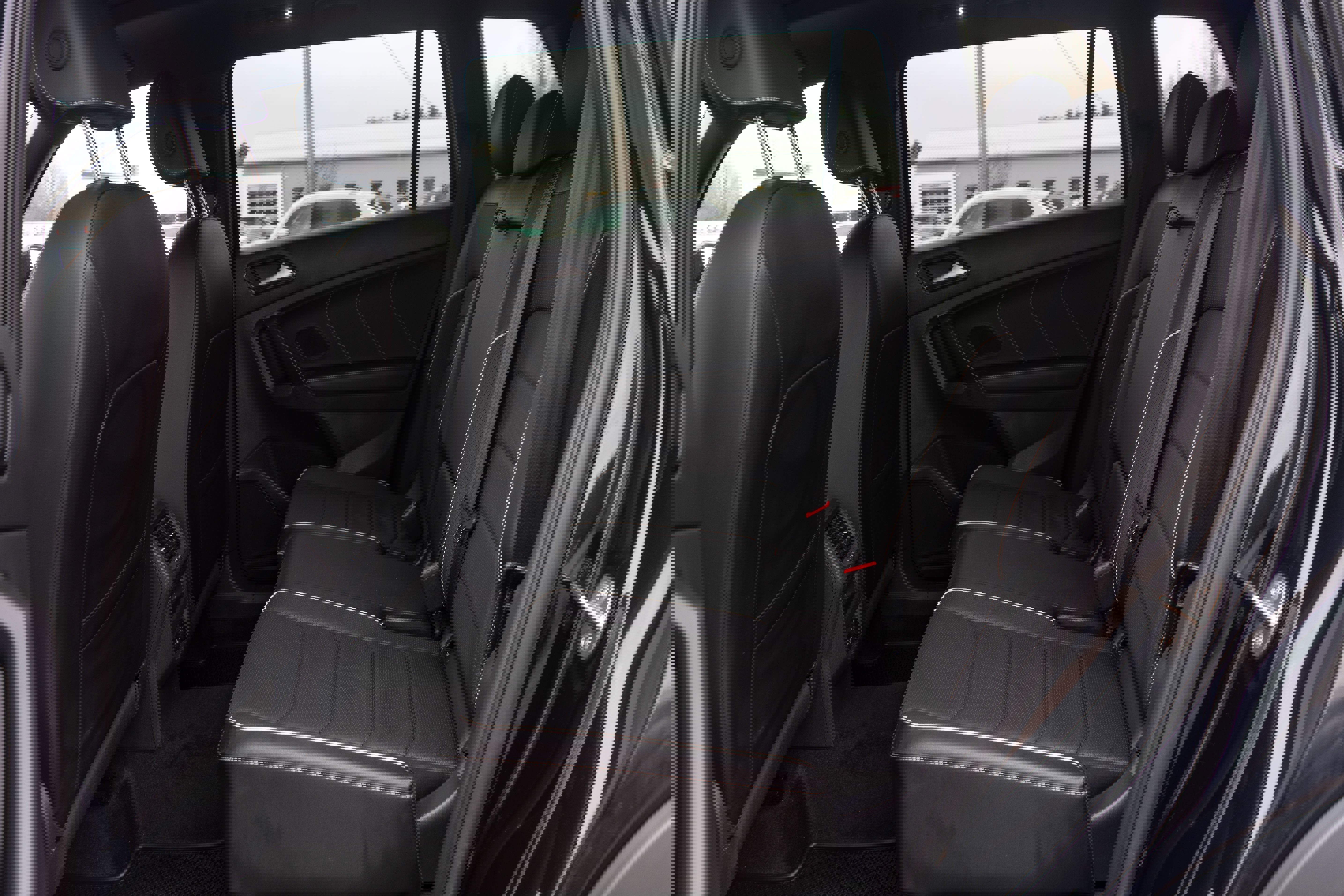 Certified 2024 Volkswagen Tiguan SEL R-Line image 23