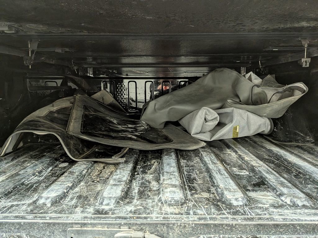 Used 2021 Jeep Gladiator Willys image 10