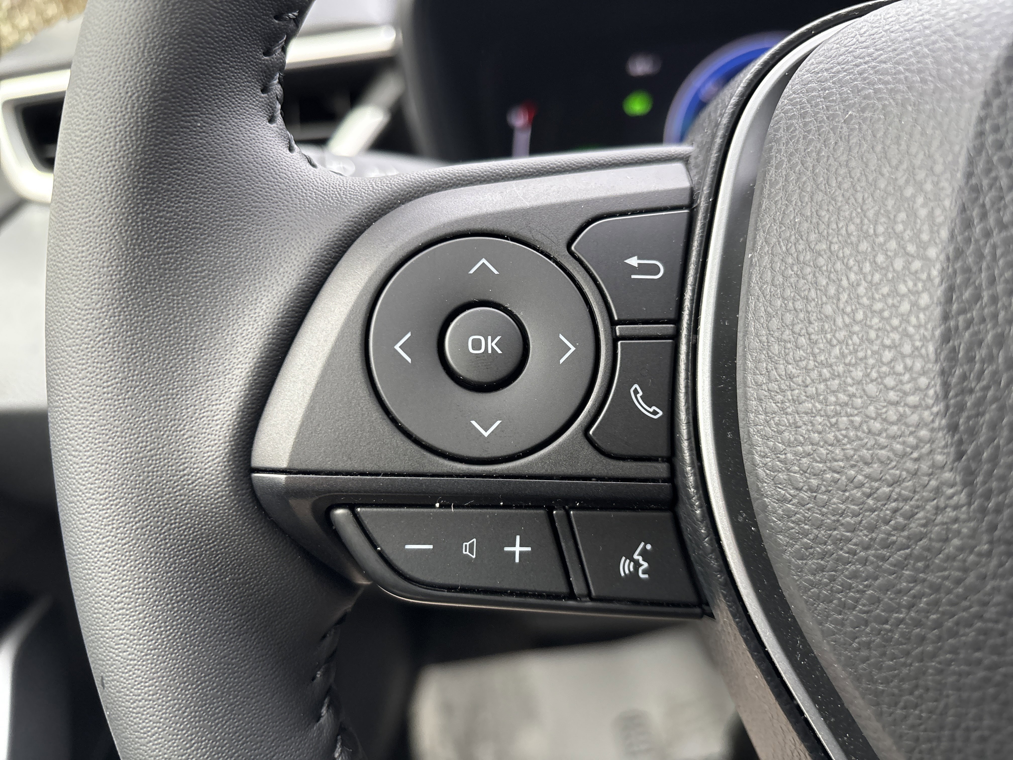 Certified 2025 Toyota Corolla SE image 2