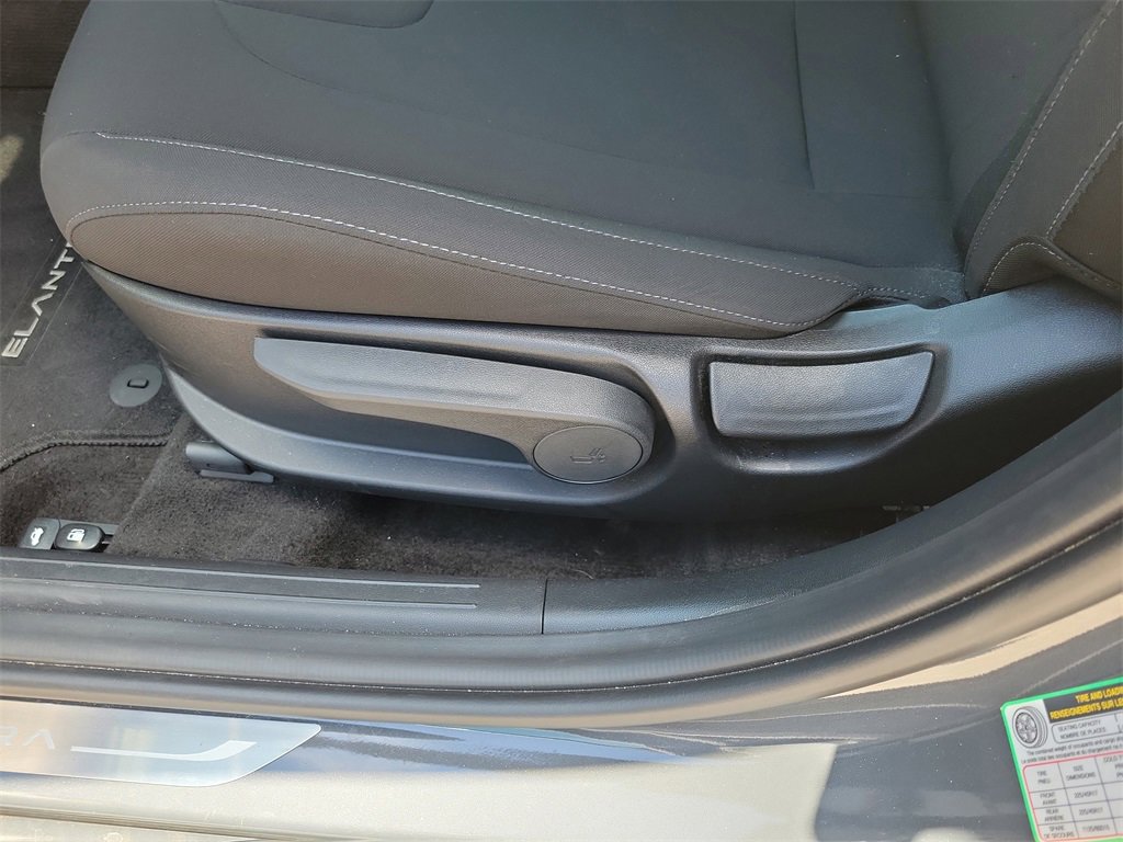 Used 2025 Hyundai Elantra Sport image 10