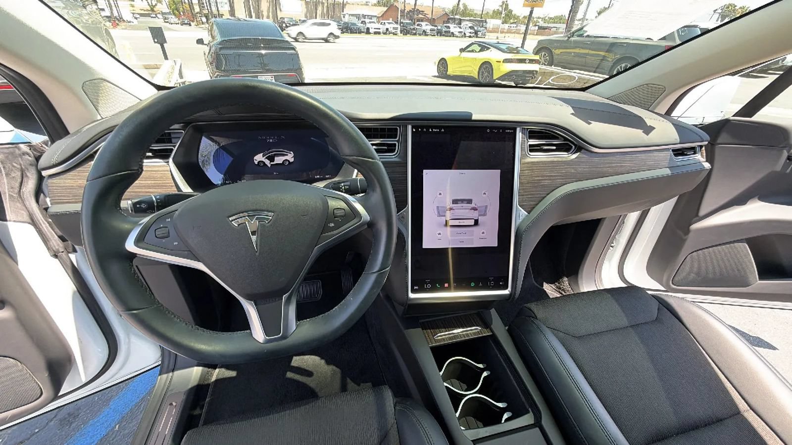 Used 2017 Tesla Model X 75D AWD/4WD image 14