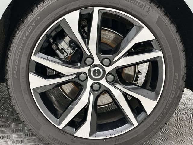 Certified 2025 Volvo S60 B5 Core image 10