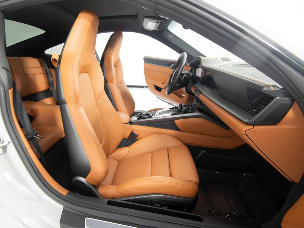 Certified 2025 Porsche 911 Carrera RWD image 39