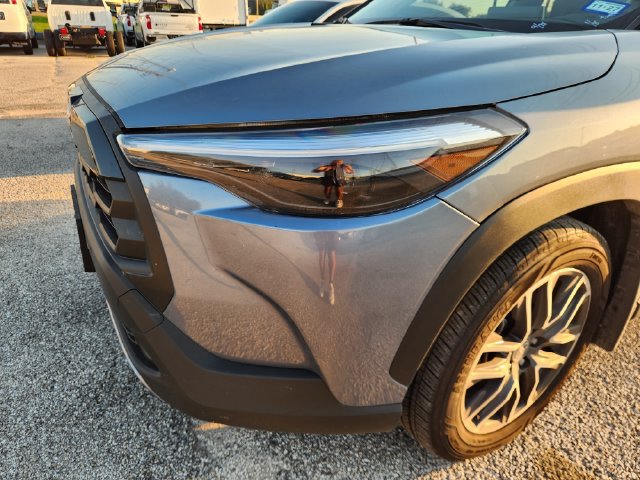 Used 2026 Toyota Corolla Cross XLE w/ Convenience Package FWD image 5