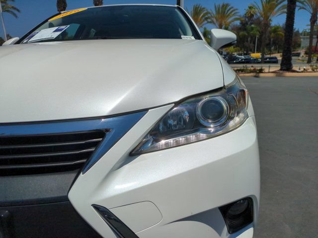 Used 2016 Lexus CT 200h w/ Seat Comfort Package FWD image 10