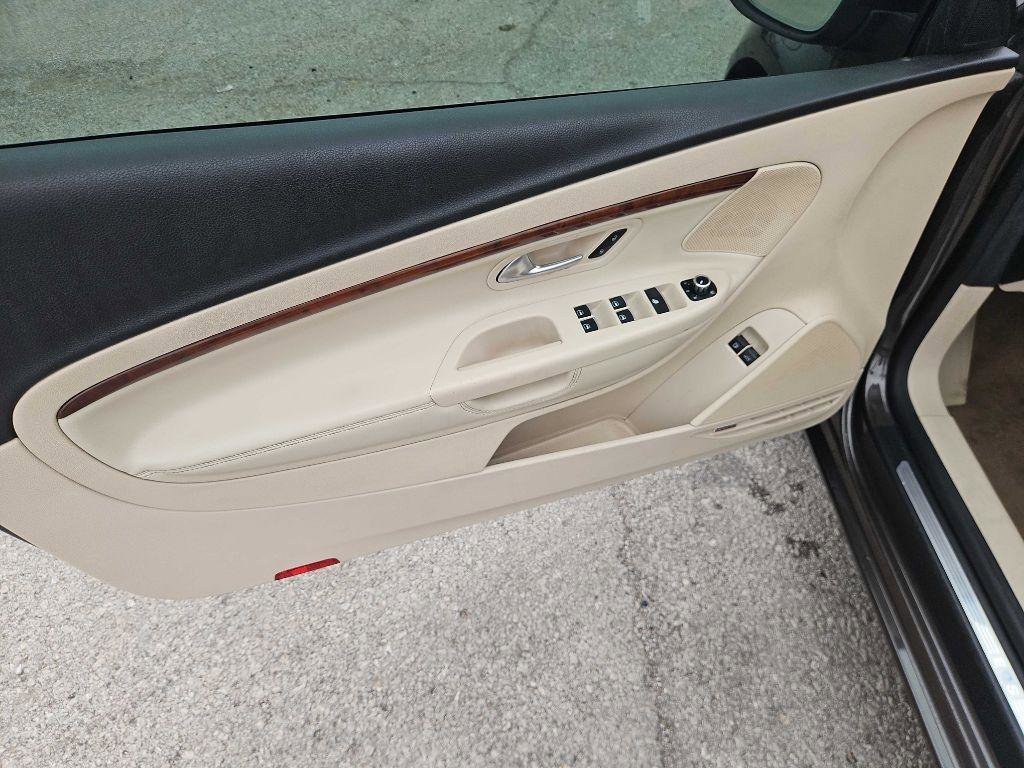 Used 2012 Volkswagen Eos Lux FWD image 7