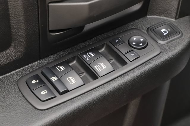 Used 2024 RAM 3500 Tradesman w/ Chrome Appearance Group AWD/4WD image 15