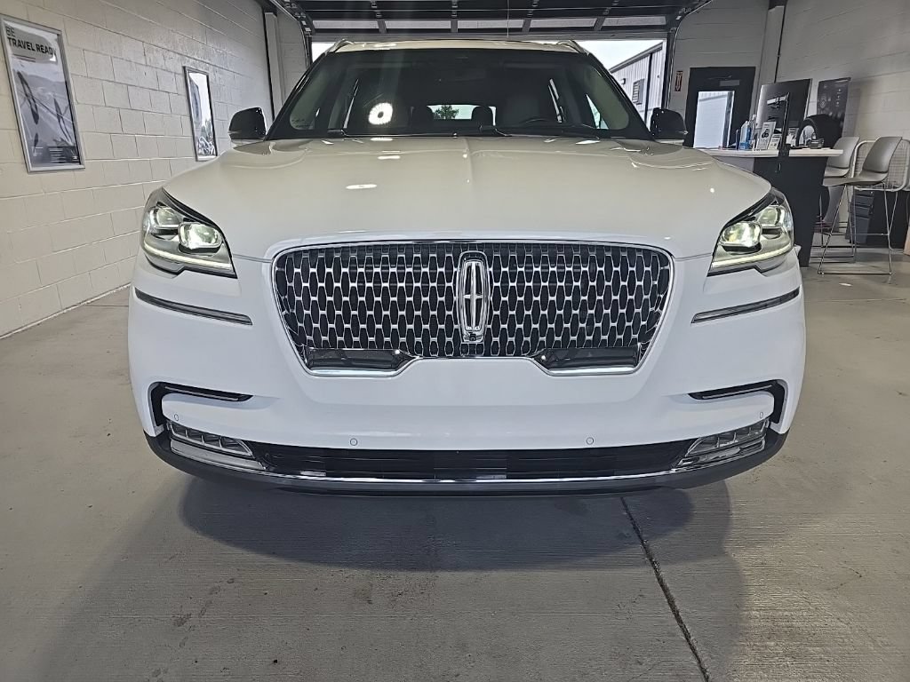 Used 2020 Lincoln Aviator Reserve w/ Equipment Group 202A AWD/4WD image 2