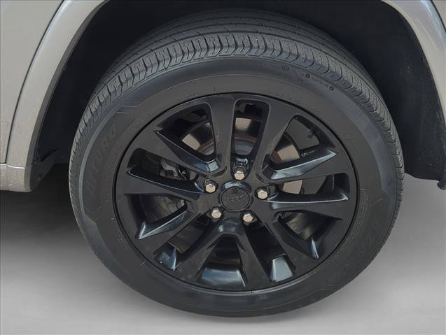 Used 2020 Jeep Grand Cherokee Altitude RWD image 9