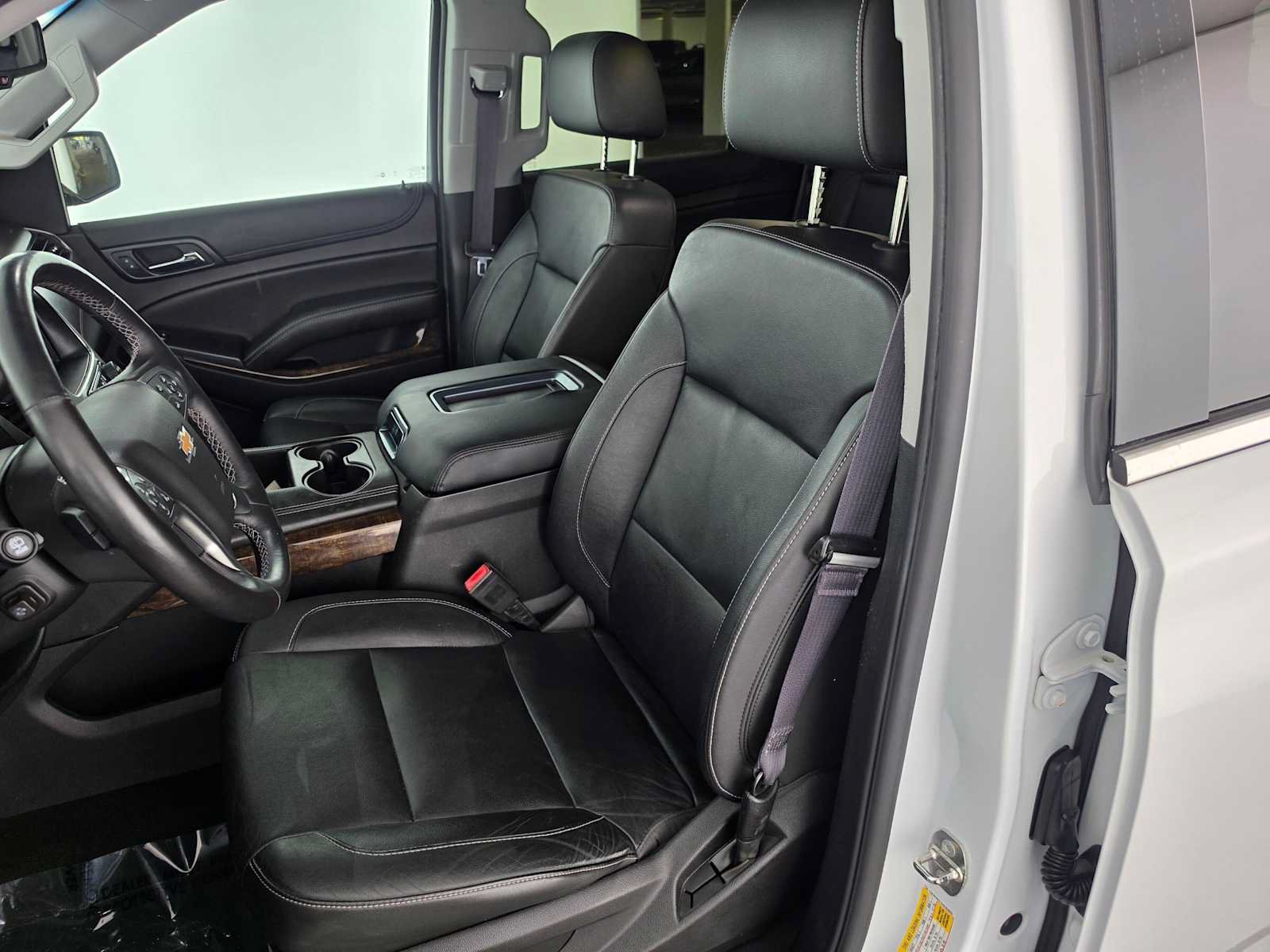 Used 2016 Chevrolet Tahoe LT w/ Luxury Package AWD/4WD image 23