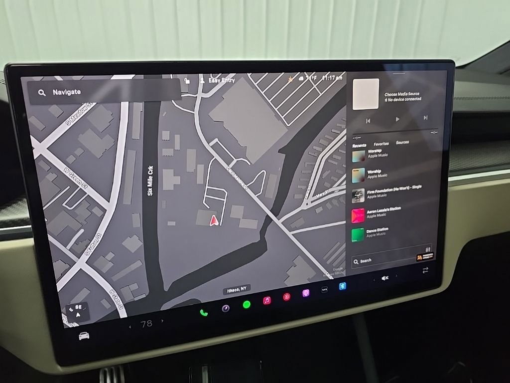 Used 2023 Tesla Model X Plaid image 27