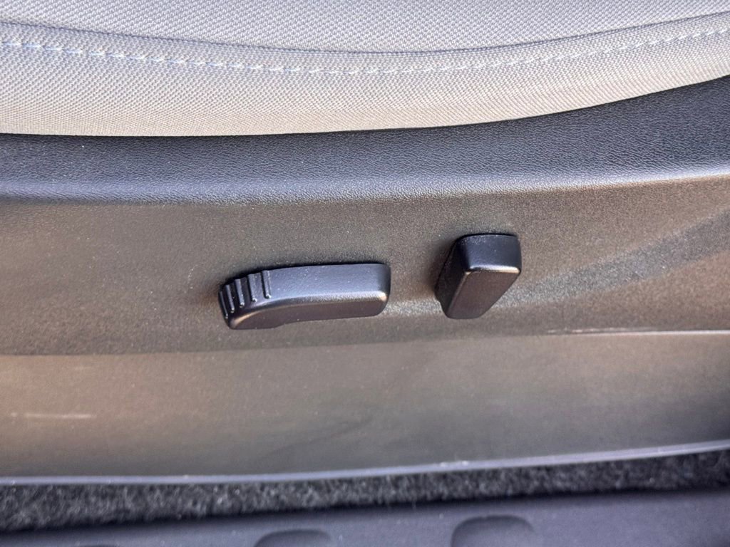 Certified 2023 Nissan Frontier SV w/ SV Convenience Package image 12