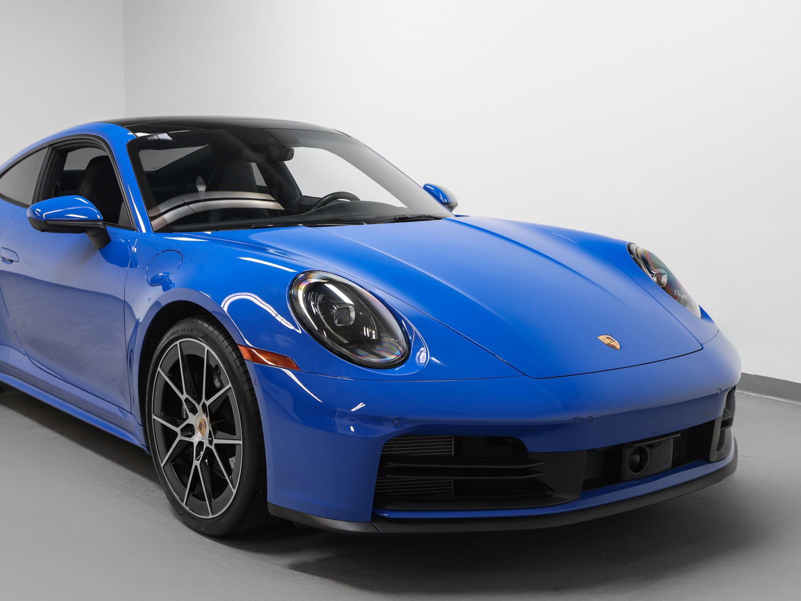 Certified 2025 Porsche 911 Carrera image 10