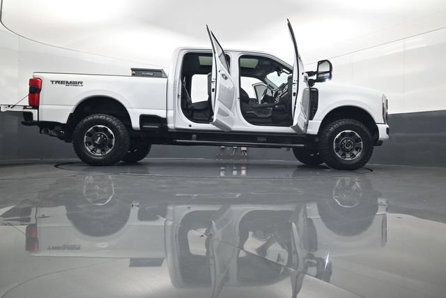 Used 2024 Ford F250 Lariat w/ Lariat Ultimate Package AWD/4WD image 33
