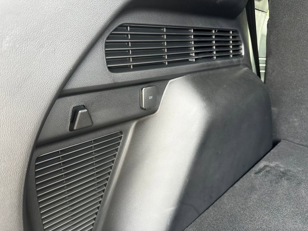 Used 2023 Ford Escape SE image 43