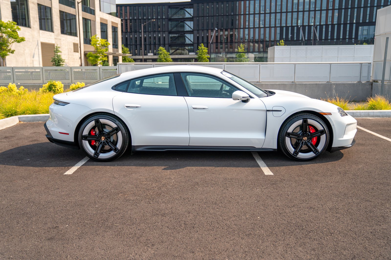 Certified 2025 Porsche Taycan 4S AWD/4WD image 8