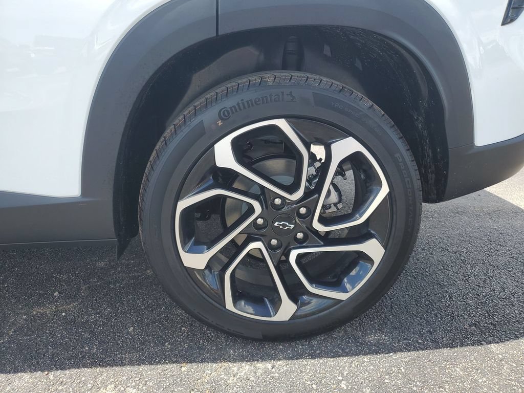 New 2026 Chevrolet Trax RS w/ Sunroof Package FWD image 33