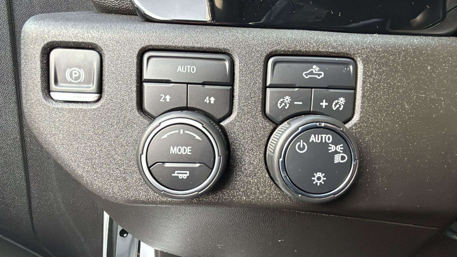 Used 2023 Chevrolet Silverado 1500 LT image 12