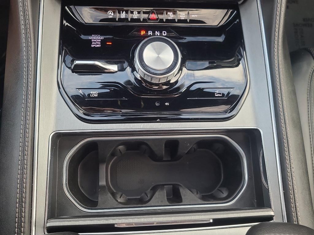 Used 2024 Jeep Wagoneer Series II AWD/4WD image 23