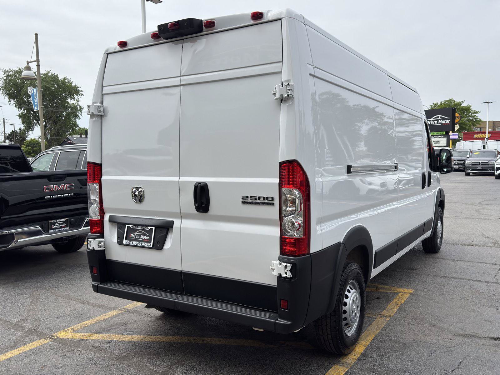 Used 2025 RAM ProMaster 2500 w/ Convenience Group FWD image 9