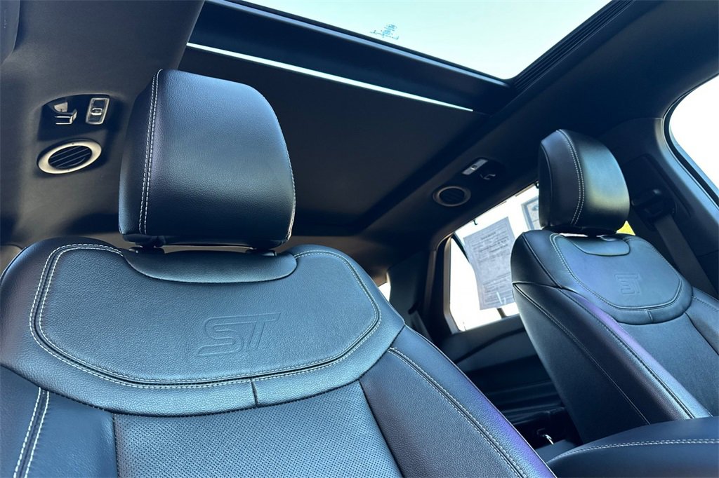 Used 2023 Ford Explorer ST w/ Equipment Group 401A image 18